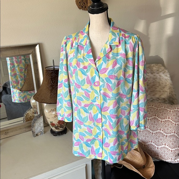 American Vintage Tops - Frayne Vtg white, tropical leaf granny button-down shirt, USA made XL